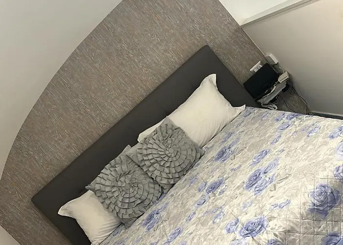 Dom wakacyjny Aurora House 2 *